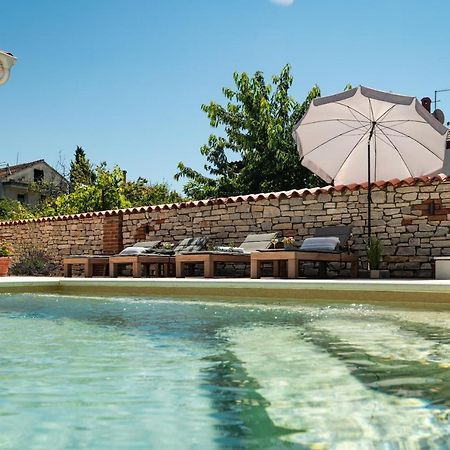Ferienwohnungen VI La Mare With Heated Pool Zadar Exteriör bild