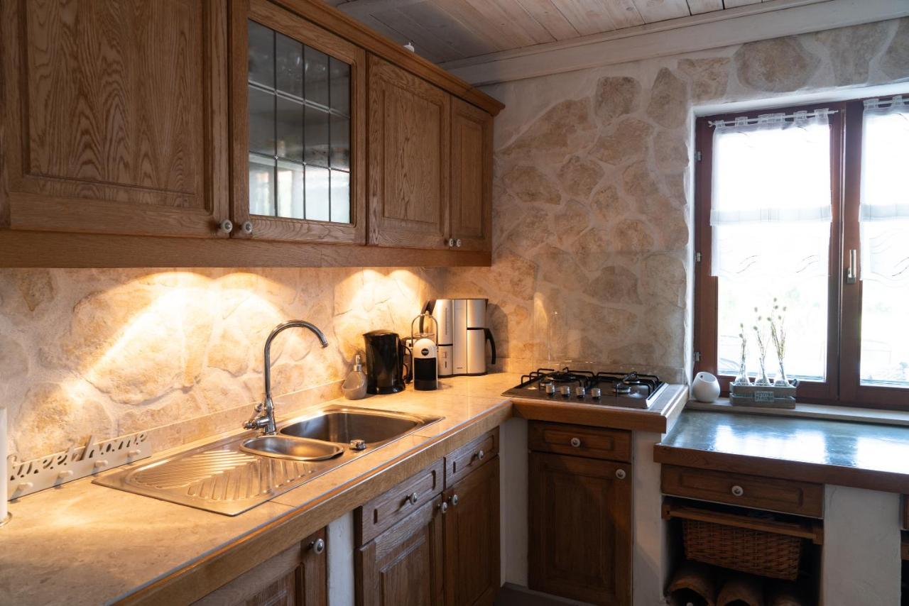 Ferienwohnungen VI La Mare With Heated Pool Zadar Exteriör bild