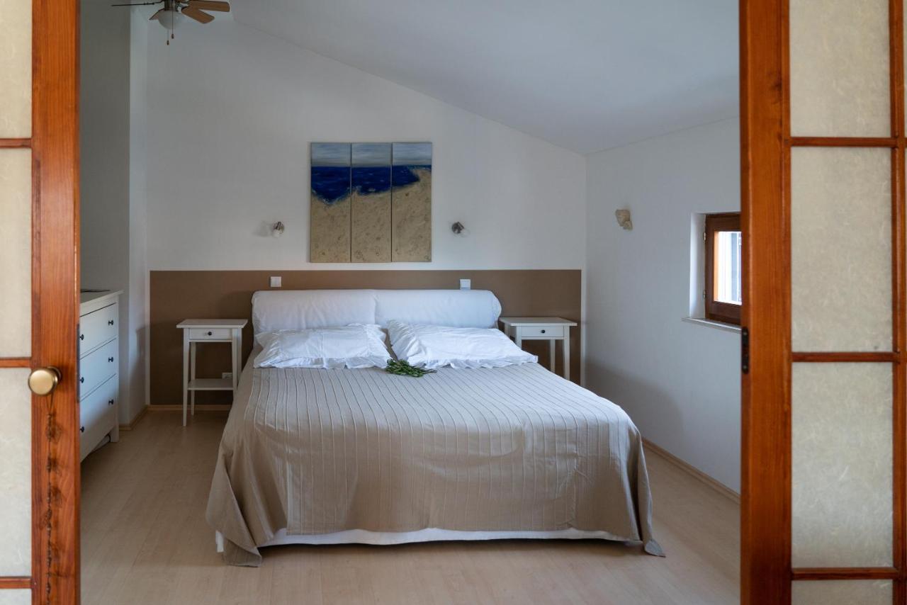 Ferienwohnungen VI La Mare With Heated Pool Zadar Exteriör bild