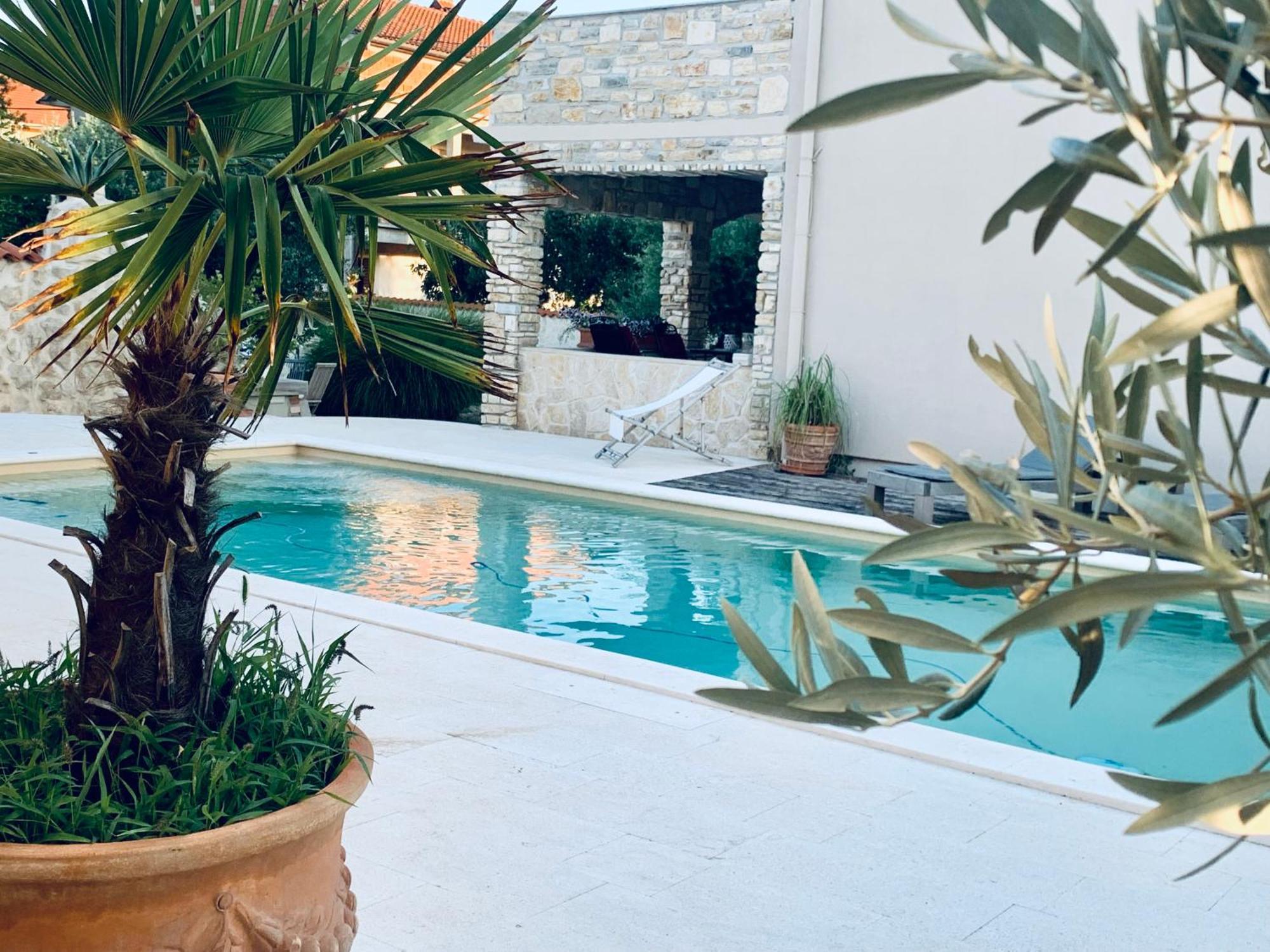 Ferienwohnungen VI La Mare With Heated Pool Zadar Exteriör bild