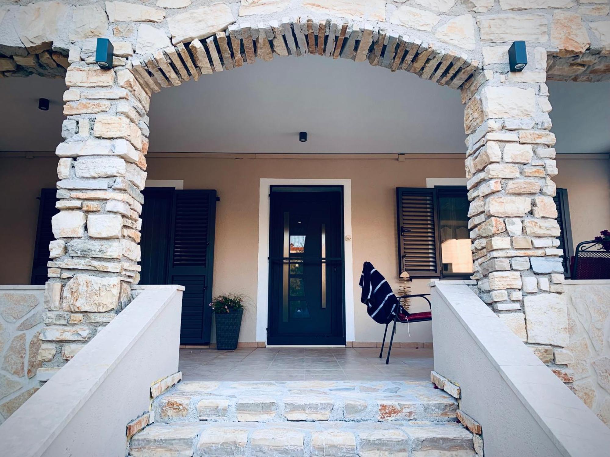 Ferienwohnungen VI La Mare With Heated Pool Zadar Exteriör bild