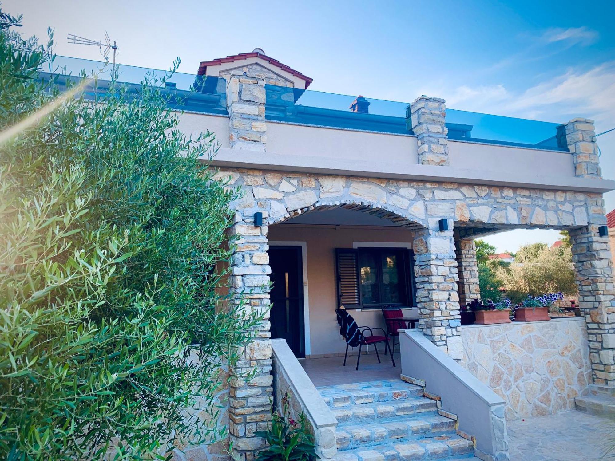 Ferienwohnungen VI La Mare With Heated Pool Zadar Exteriör bild