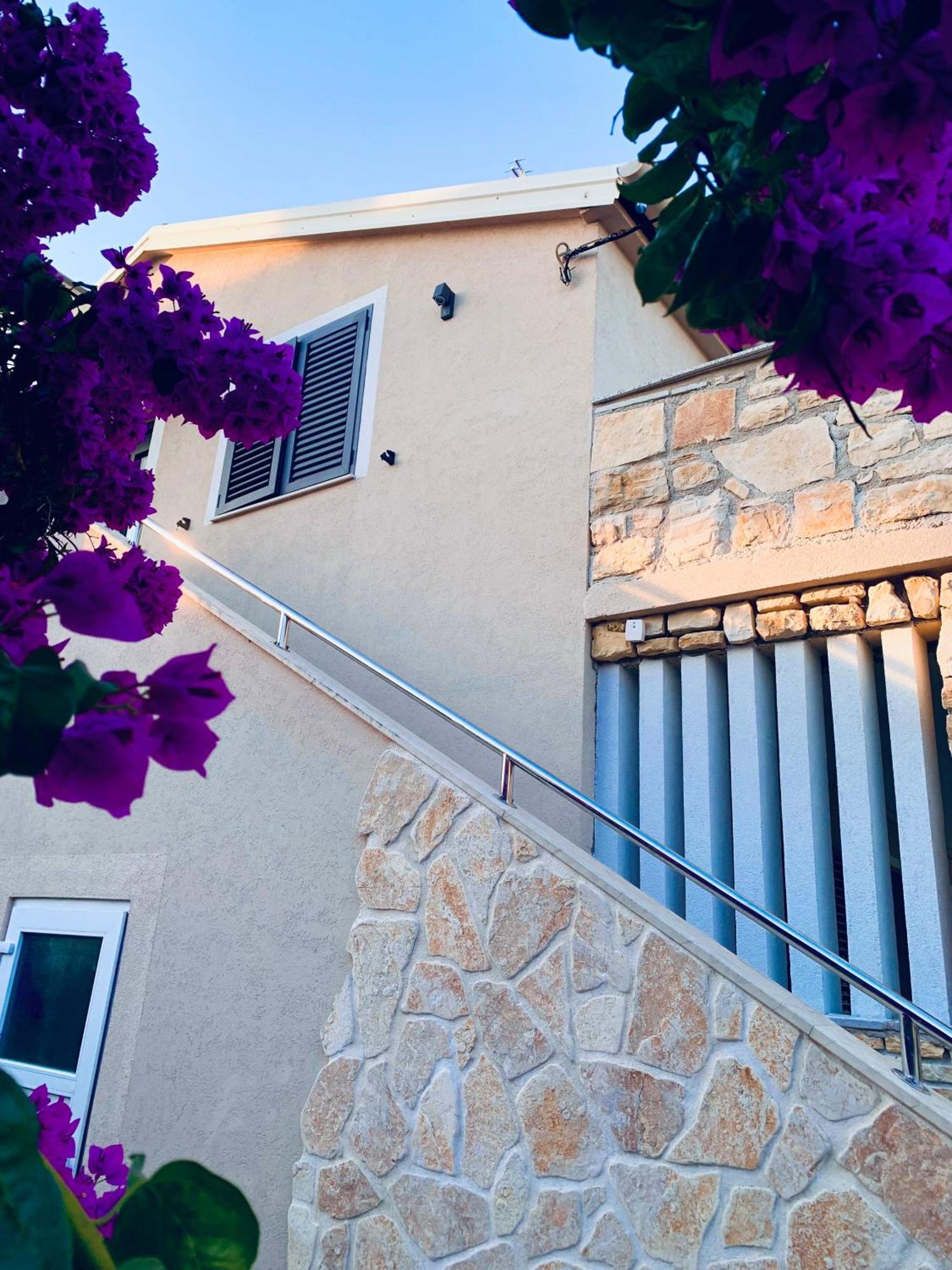 Ferienwohnungen VI La Mare With Heated Pool Zadar Exteriör bild
