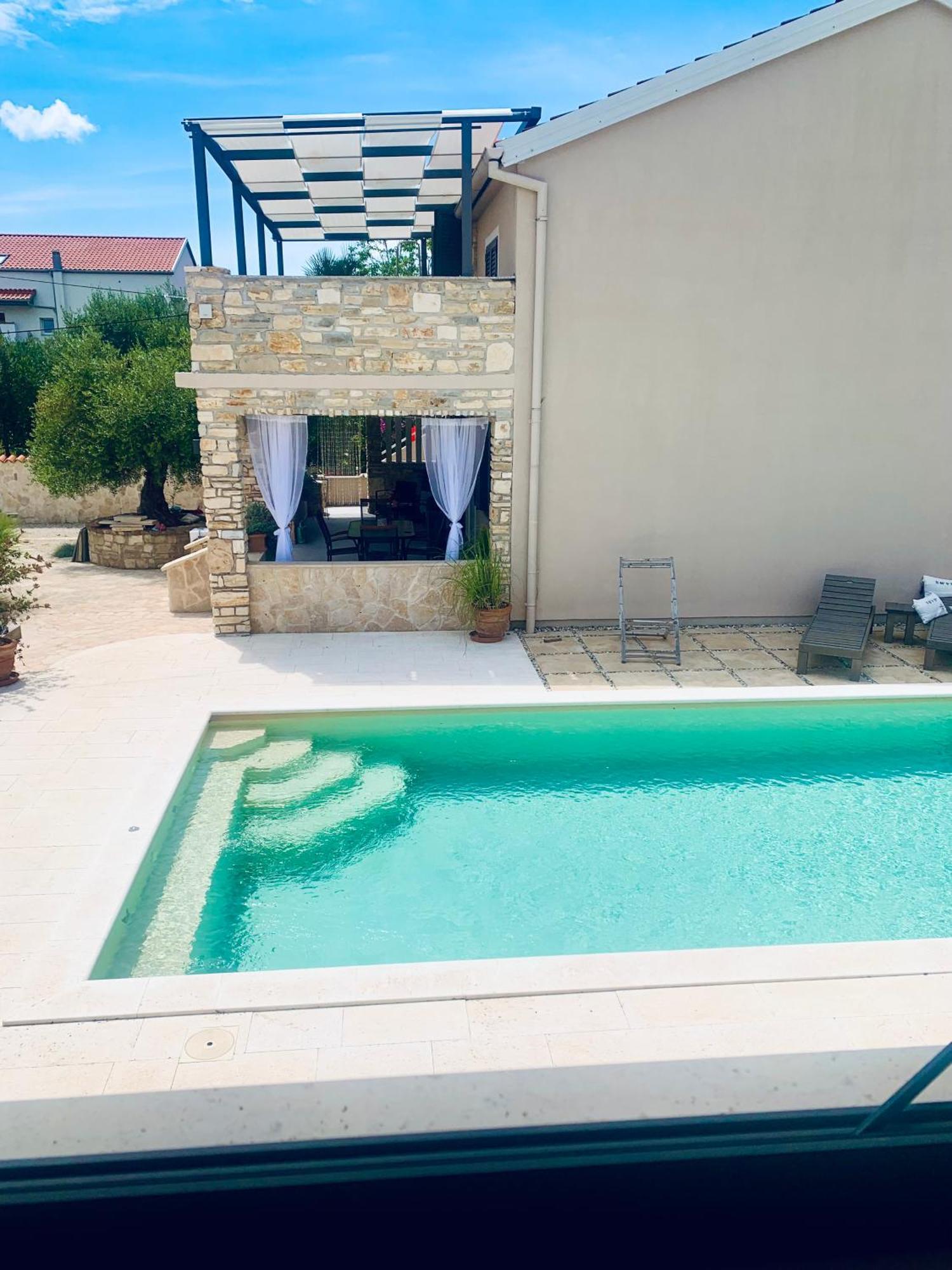 Ferienwohnungen VI La Mare With Heated Pool Zadar Exteriör bild